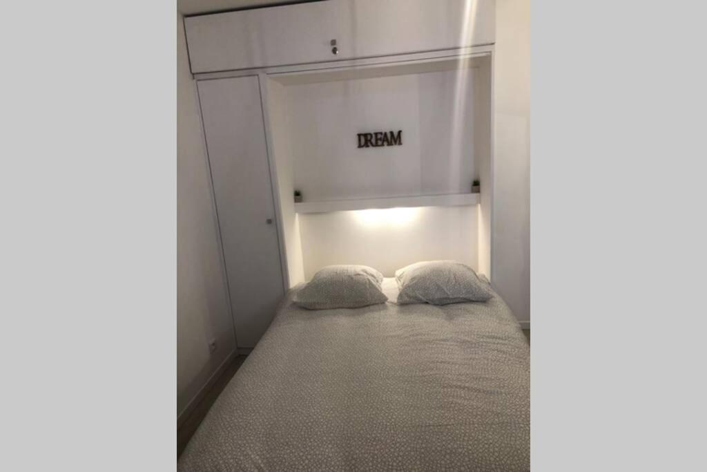 Grand Studio Cabine 30 M² Centre Ville, Refait A Neuf Pour Vous ! Climatise La Grande Motte Bagian luar foto
