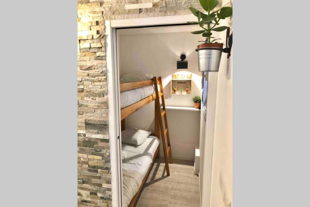 Grand Studio Cabine 30 M² Centre Ville, Refait A Neuf Pour Vous ! Climatise La Grande Motte Bagian luar foto